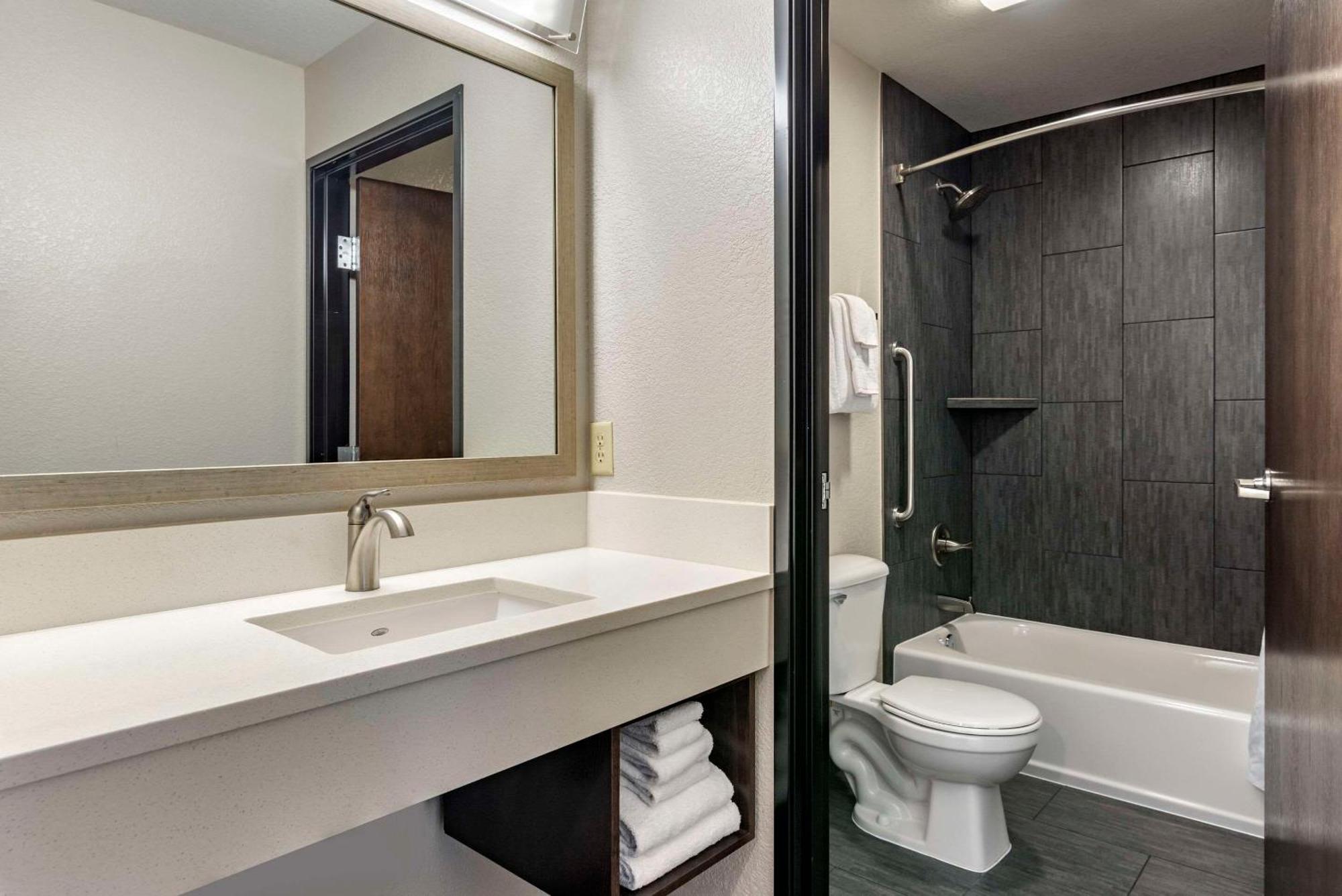 Comfort Inn&Suites Tualatin - Lake Oswego South Zewnętrze zdjęcie
