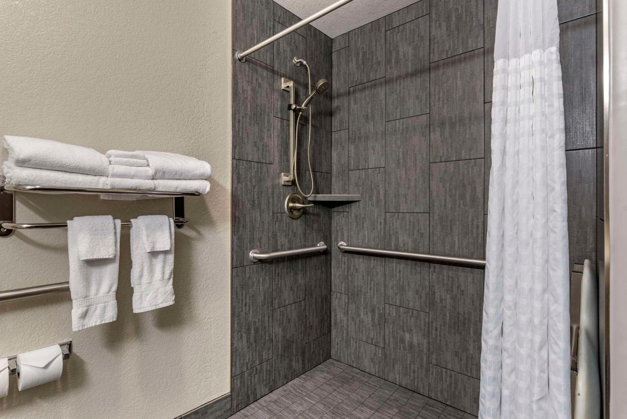 Comfort Inn&Suites Tualatin - Lake Oswego South Zewnętrze zdjęcie